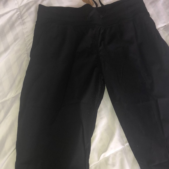 lululemon athletica Pants - Lululemon Capri dance pants! Size 12